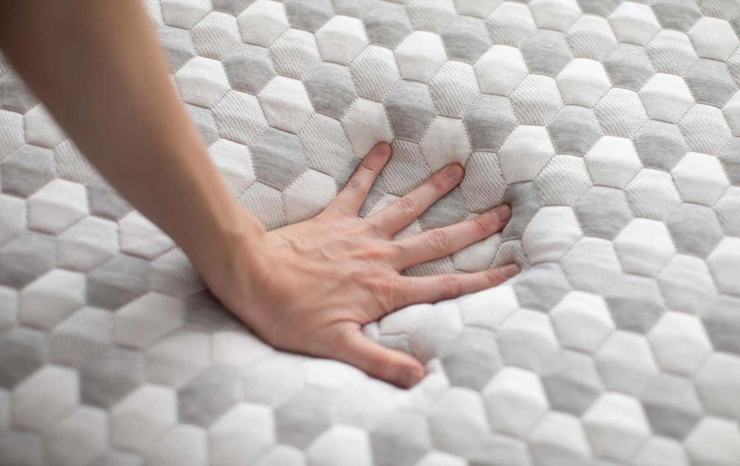 Latex vs. Memory Foam: Which Mattress Material Wins for Comfort?