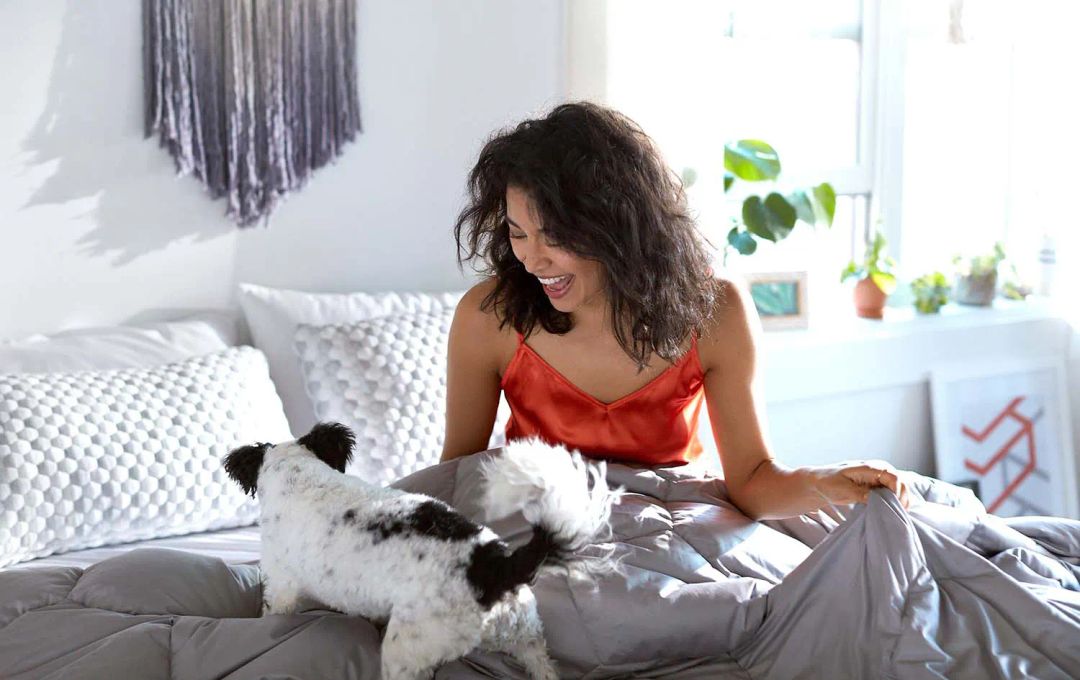 The Best Cooling Comforters and Blankets for Hot Sleepers