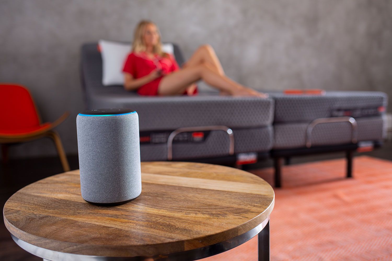 Hugs the wall so your pillows stay put